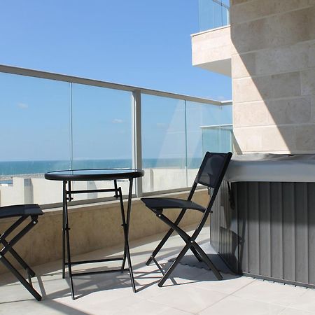 Beach Suite Israel- Private Jacuzzi, Beach View, Gym, Low Fee For Off-Site Indoor Pool & Spa ביץ סוייט ישראל- ג'קוזי פרטי עם נוף ים, אפשרות לבריכה מקורה וספא בתשלום ממש מוזל Aškelon Exteriér fotografie