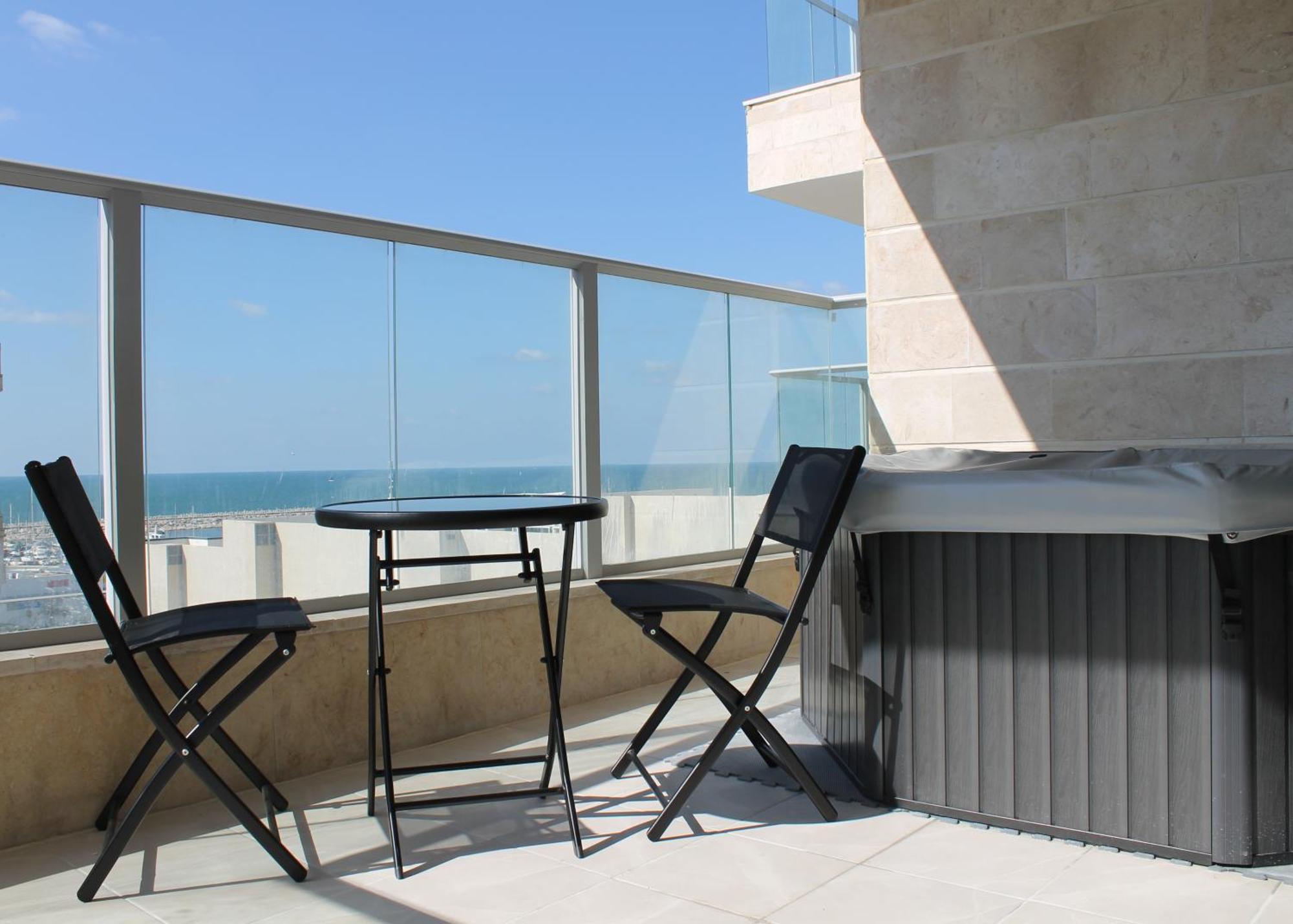 Beach Suite Israel- Private Jacuzzi, Beach View, Gym, Low Fee For Off-Site Indoor Pool & Spa ביץ סוייט ישראל- ג'קוזי פרטי עם נוף ים, אפשרות לבריכה מקורה וספא בתשלום ממש מוזל Aškelon Exteriér fotografie